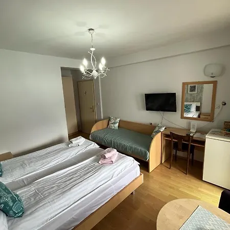 Lucija 3*