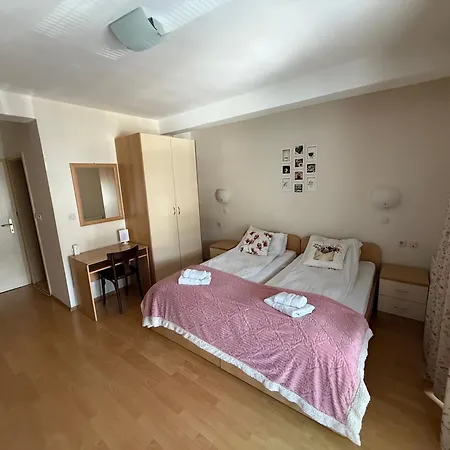 Casa de hóspedes Lucija 3*